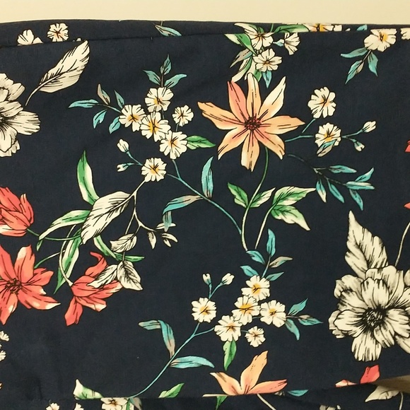 Roz and Ali Floral Ankle Pants Size 10 - Picture 2 of 5